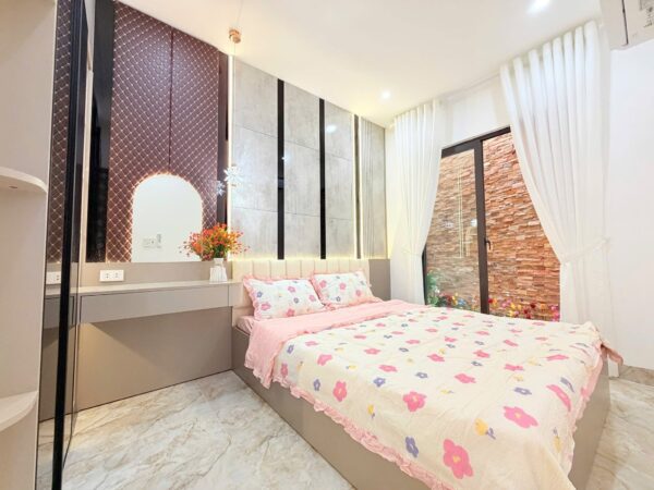 Nhà 3 tầng 2 mặt kiệt ô tô Nguyễn Chánh 5350