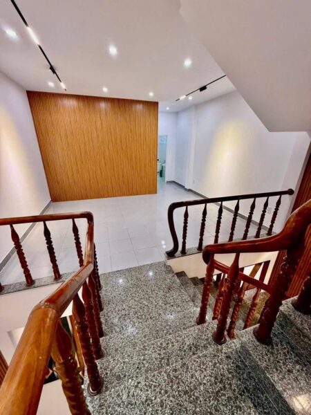 Nhà 3 tầng mặt tiền Nhơn Hoà, 6500