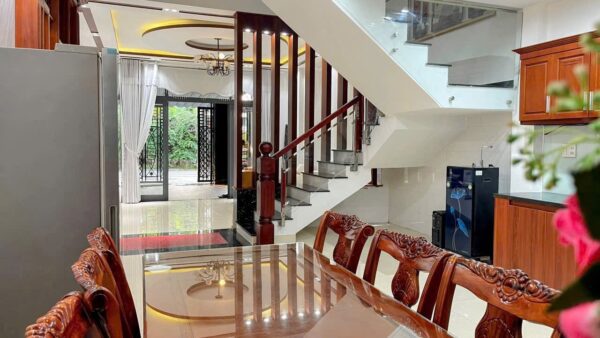Nhà 4 tầng mặt tiền Hoà Phú 8600