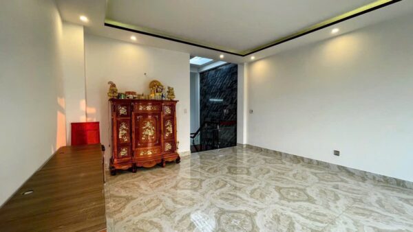 Nhà 4 tầng mặt tiền Hoà Phú 8600