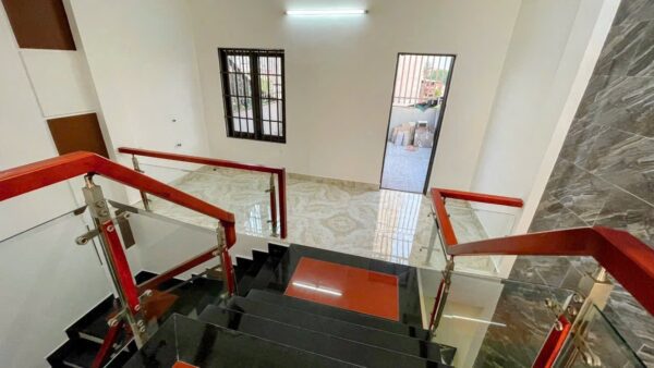 Nhà 4 tầng mặt tiền Hoà Phú 8600
