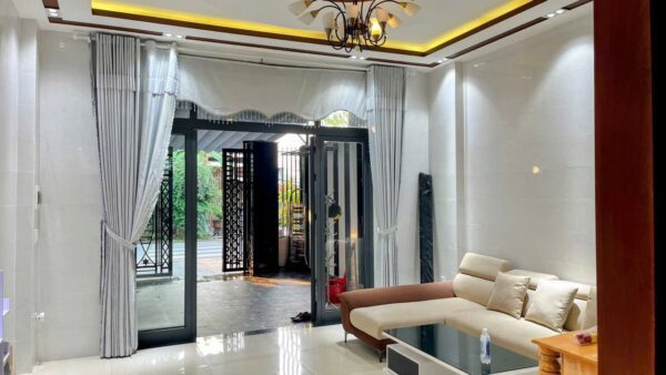 Nhà 4 tầng mặt tiền Hoà Phú 8600