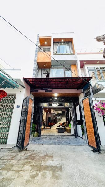 Nhà 3 tầng mặt tiền Nguyễn Huy Tự, 7950