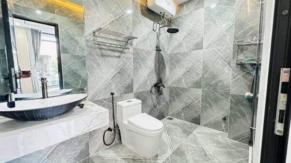 Nhà 3 tầng mặt tiền Nguyễn Huy Tự, 7950