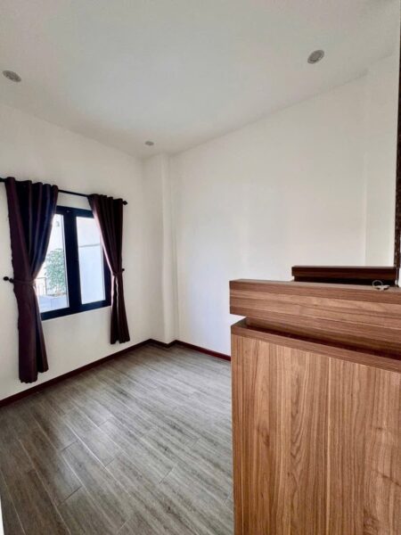 Nhà 3 tầng mặt tiền Đào Sư Tích, 5990