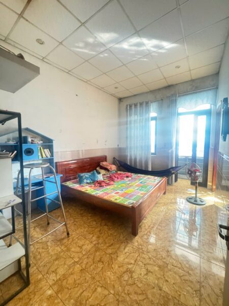 Nhà 2 tầng mặt tiền Trường chinh 4950