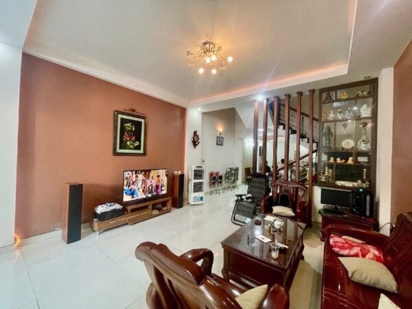 Nhà 4 tầng mặt tiền Hàn Thuyên 10ty9