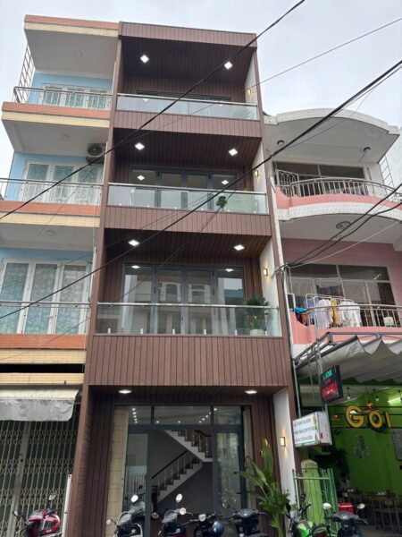 Nhà 4 tầng mặt tiền Huỳnh Thúc Kháng 13ty