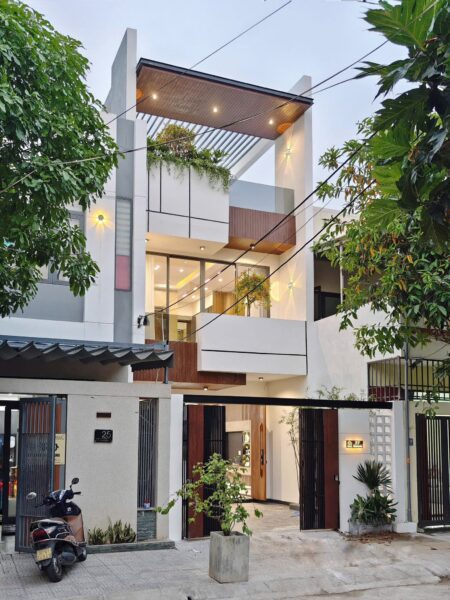 Nhà 3 tầng mặt tiền Cổ Mân Mai, 6800