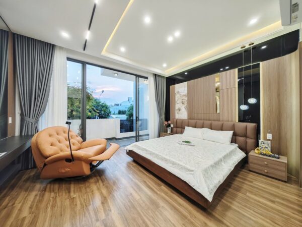 Nhà 3 tầng mặt tiền Cổ Mân Mai, 6800