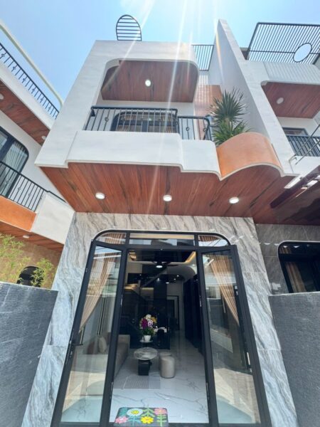 Nhà 2 tầng kiệt ô tô Tôn Đản, 4580