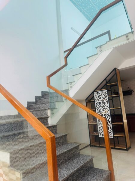Nhà 3 tầng mặt tiền Huỳnh Ngọc Huệ 7700