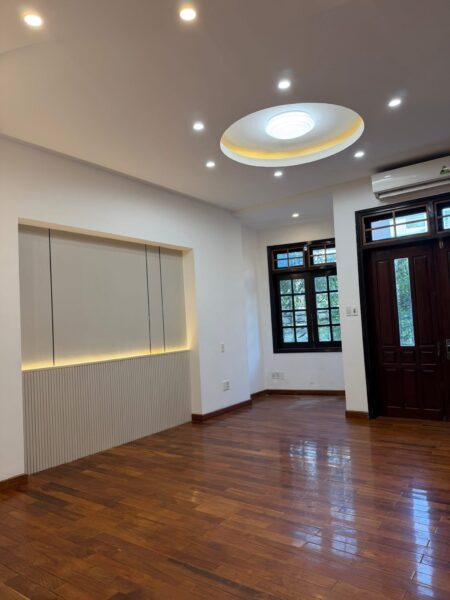 Nhà 5 tầng mặt tiền Hải Hồ 11ty5