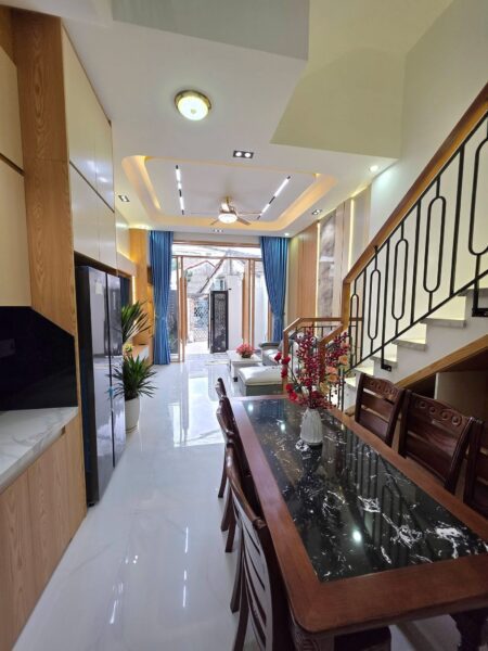 Nhà 3 tầng kiệt ô tô Tôn Đức thắng, 5650