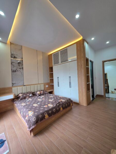 Nhà 3 tầng kiệt ô tô Tôn Đức thắng, 5650