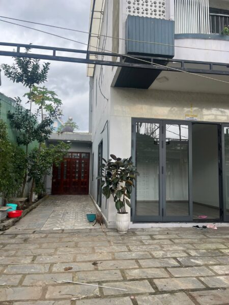 Nhà 2 tầng kiệt ô tô Nguyễn Văn Cừ, 5700