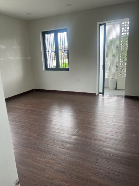 Nhà 2 tầng kiệt ô tô Nguyễn Văn Cừ, 5700