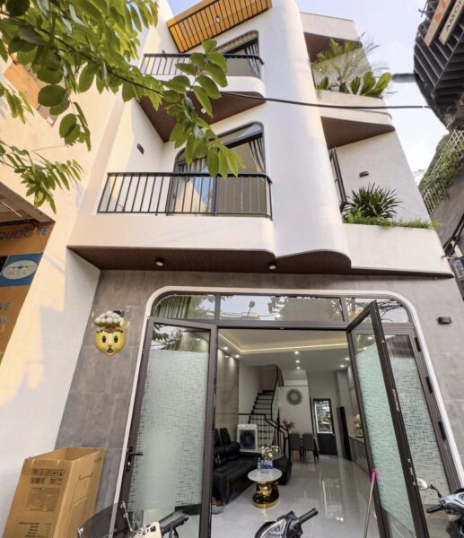 Nhà 3 tầng 3 mặt tiền Thái thị bôi 8950