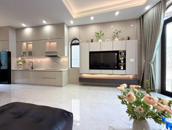 Nhà 3 tầng 3 mặt tiền Thái thị bôi 8950