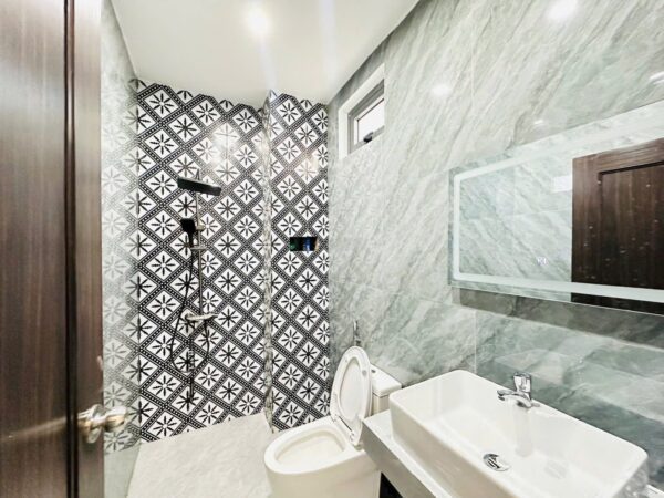 Nhà 2 tầng 2 mặt kiệt ô tô trường chinh 4600