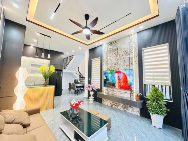 Nhà 2 tầng 2 mặt kiệt ô tô trường chinh 4600