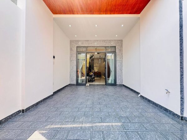 Nhà 3 tầng kiệt ô tô Nguyễn Công Hoan 5250