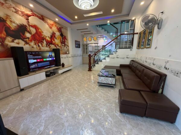 Nhà 2 tầng mặt tiền Đại la 3950