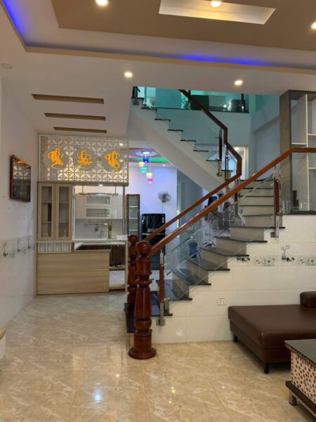 Nhà 2 tầng mặt tiền Đại la 3950