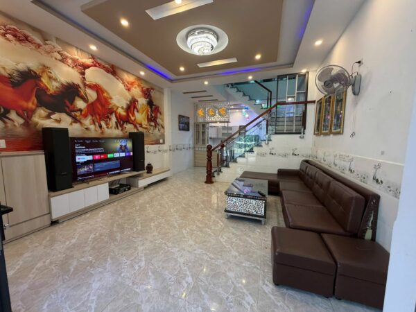 Nhà 2 tầng mặt tiền Đại la 3950