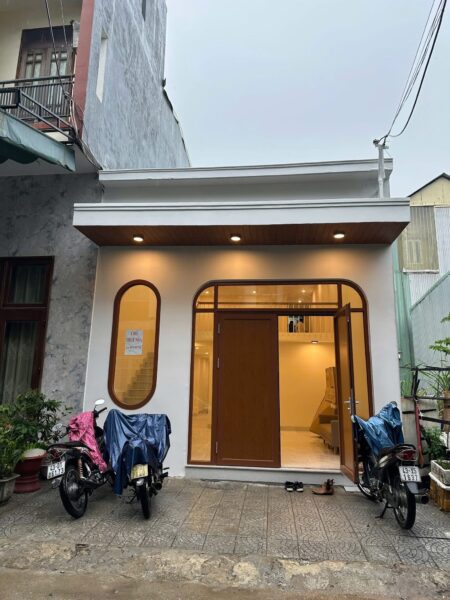 Nhà mê lửng mặt tiền Lê Văn Thịnh, 5750