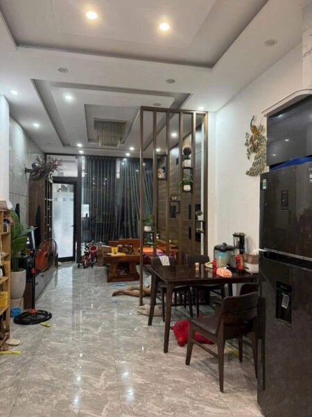 Nhà 4 tầng mặt tiền Tiểu La 11ty5