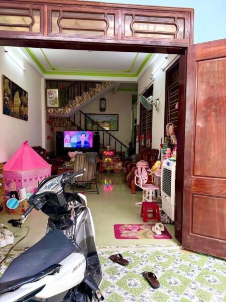 Nhà 2 tầng kiệt Tôn Đản, 100mv, 4500