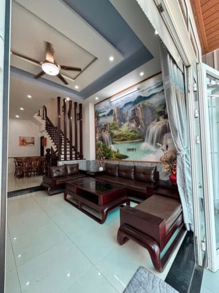 Nhà 3 tầng mặt tiền Hoà An, 6650