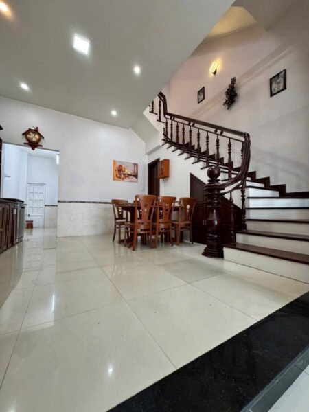 Nhà 3 tầng mặt tiền Hoà An, 6650