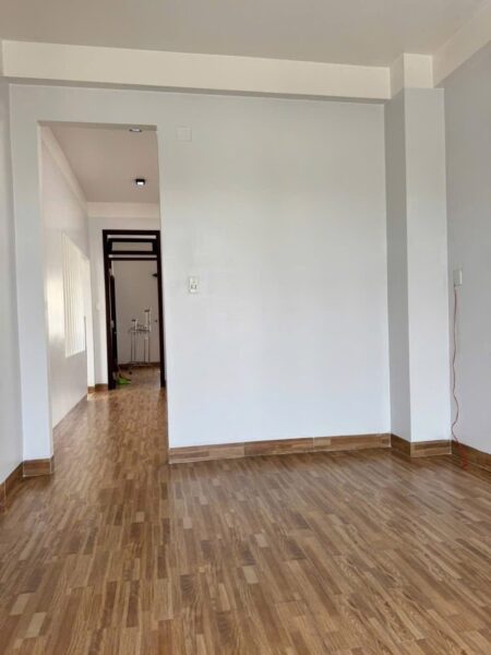 Nhà 3 tầng mặt tiền Hoà An, 6650