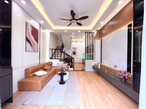 Nhà 3 tầng mặt tiền Bình An 6200