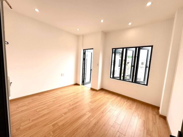 Nhà 3 tầng mặt tiền Bình An 6200