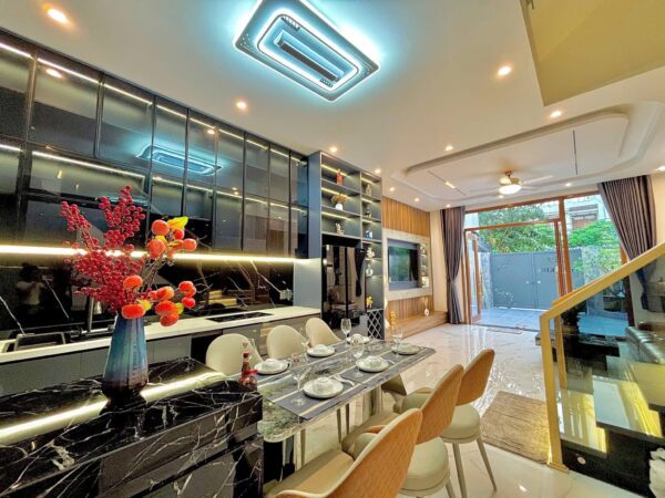 Nhà 3 tầng mặt tiền Phan Khôi 7595