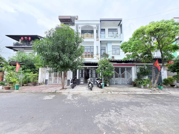 Nhà 3 tầng mặt tiền Phú Lộc 8150