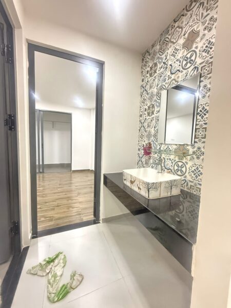 Nhà 2 tầng kiệt ô tô Trường chinh 4550