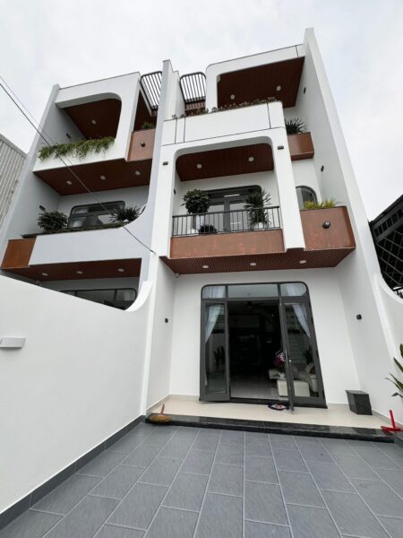 Nhà 3 tầng kiệt ô tô Âu cơ 5750