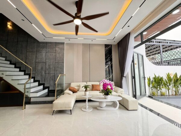 Nhà 3 tầng kiệt ô tô Âu cơ 5750