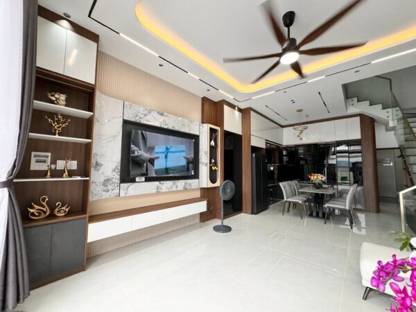 Nhà 3 tầng kiệt ô tô Âu cơ 5750