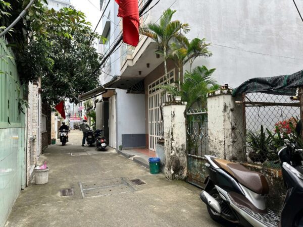 Đất kiệt ô tô Nguyễn Tất Thành 3570