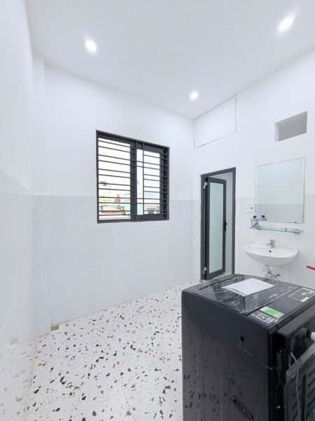Nhà 3 tầng kiệt Hoàng Diệu 30mv, 4250