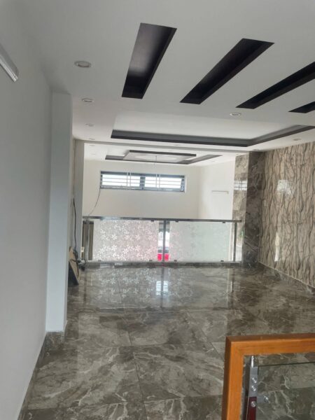 Nhà 5 tầng mặt tiền Trần cao Vân 9150