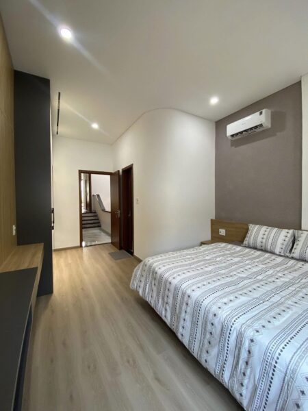 Nhà 3 tầng mặt tiền Phạm đình Hổ 9000
