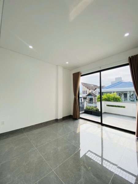 Nhà 3 tầng mặt tiền Phạm đình Hổ 9000