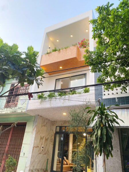 Nhà 3 tầng mặt tiền Lê Thiệt 7590