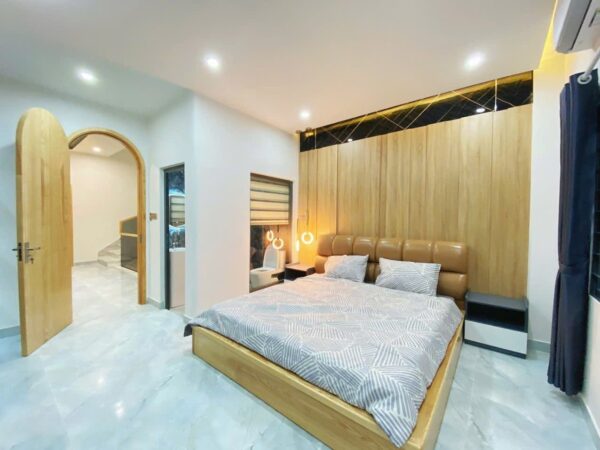 Nhà 3 tầng mặt tiền Lê Thiệt 7590